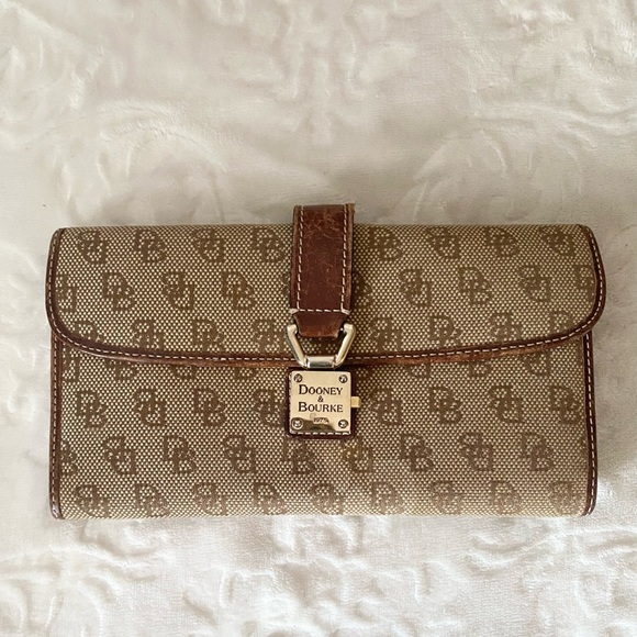 Dooney & Bourke EUC+ Vintage Monogram Canvas & Leather Lock Close Wallet (W63) - Picture 1 of 6
